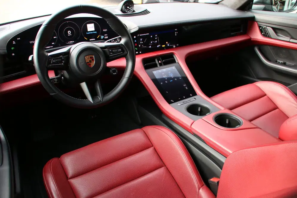 Porsche Taycan Turbo 93 kWh DEALER OND. NP 173.600 uit 2020, foto 8