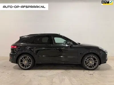 Porsche Cayenne 3.0 E-Hybrid Sportchrono SportDesign Pano uit 2023