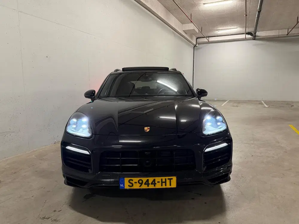 Porsche Cayenne 3.0 E-Hybrid Sportchrono SportDesign Pano uit 2023, foto 4