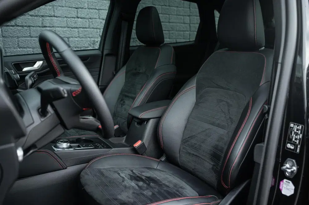 Ford Kuga 2.5 PHEV ST-Line X PANO TREKHAAK ADAPTIVE uit 2022, foto 5