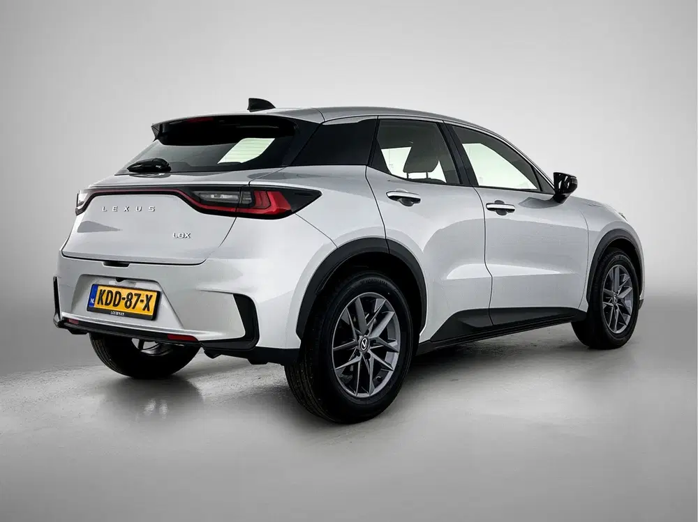 Lexus LBX Limited Edition uit 2024, foto 2