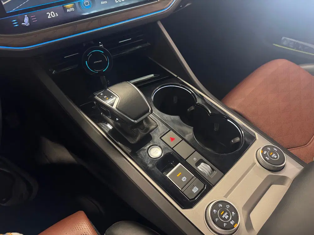 Volkswagen Touareg 3.0 TSI eHybrid uit 2021, foto 10