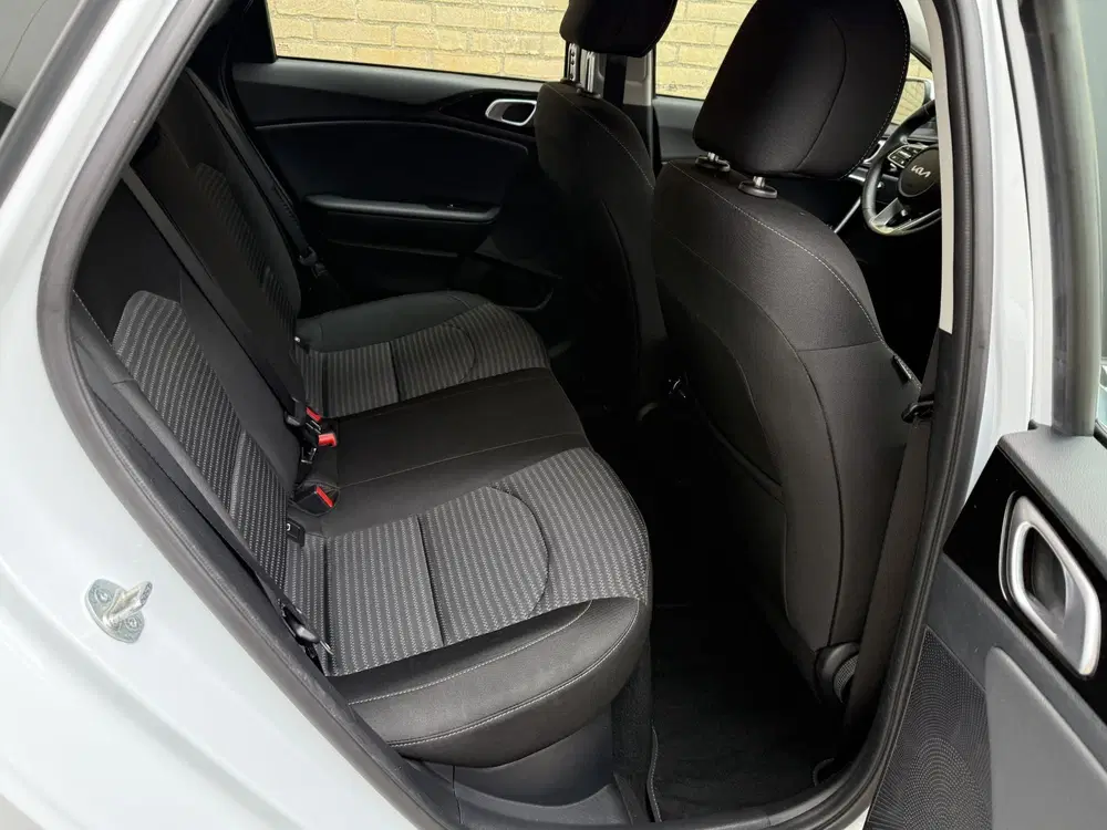 Kia Ceed Sportswagon 1.6 GDI PHEV DynamicLine uit 2023, foto 15