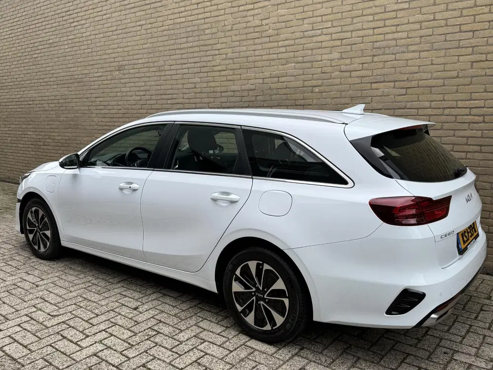 Kia Ceed Sportswagon 1.6 GDI PHEV DynamicLine uit 2023, foto 2