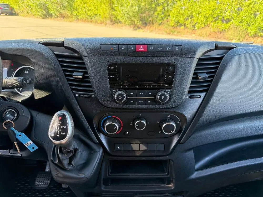 Iveco Daily 3.0 L uit 2022, foto 10