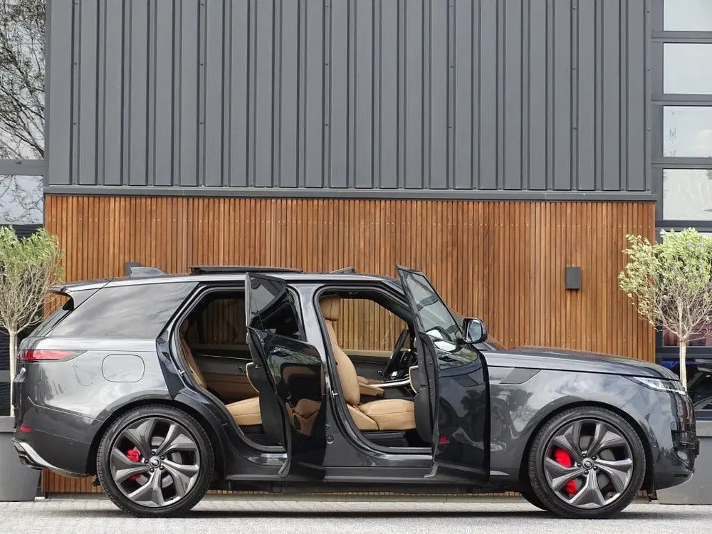 Land Rover Range Rover Sport P440e Dynamic SE uit 2024, foto 4