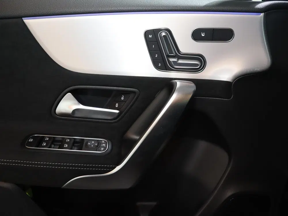 Mercedes-Benz A-Klasse 180 Business Solution AMG uit 2025, foto 13