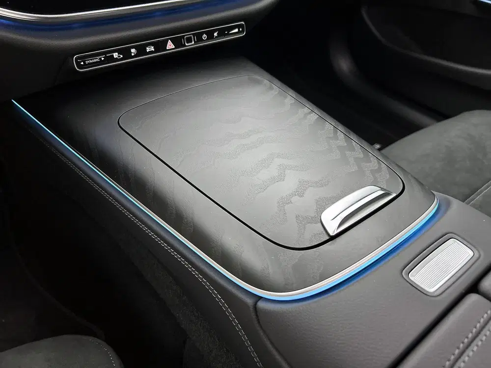 Mercedes-Benz E-Klasse 300 e Business Solution AMG uit 2026, foto 11