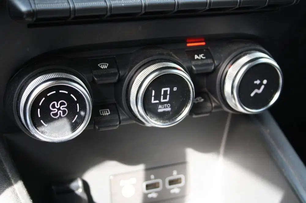 Renault Captur 1.6 E-Tech Plug-In Hybrid 160 Intens uit 2021, foto 14
