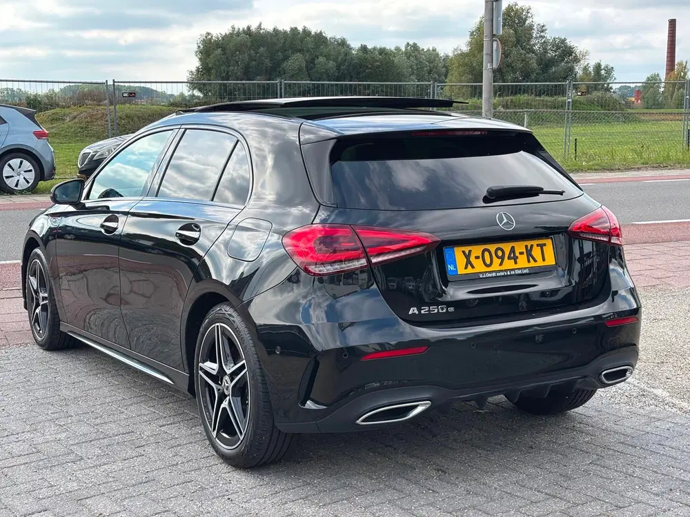Mercedes-Benz A-Klasse 250 e AMG Line panorama dak Nieuwsta uit 2022, foto 5