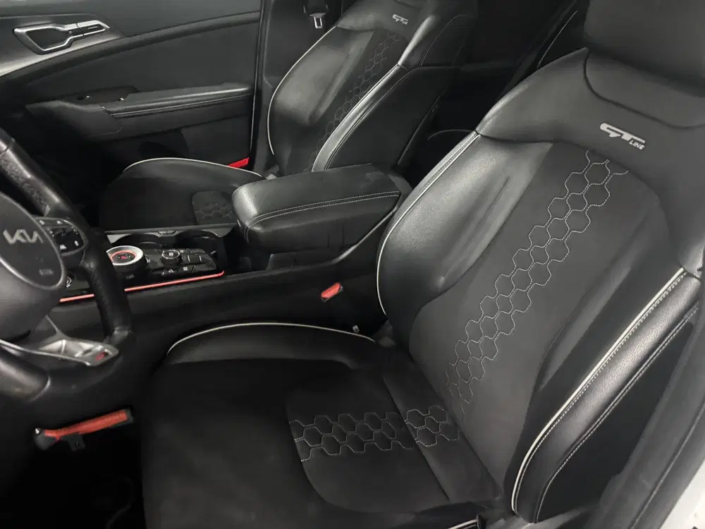 Kia Sportage 1.6 T-GDi Hybrid GT-Line uit 2023, foto 3