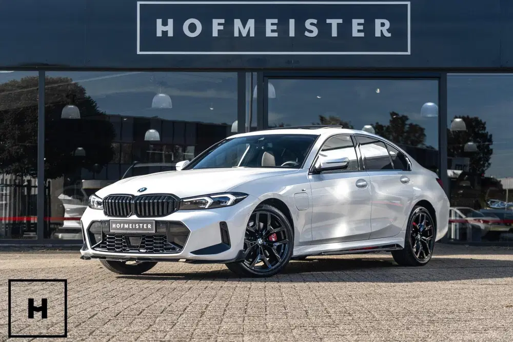 BMW 3-serie 330e M-Sport Pro uit 2026, foto 14
