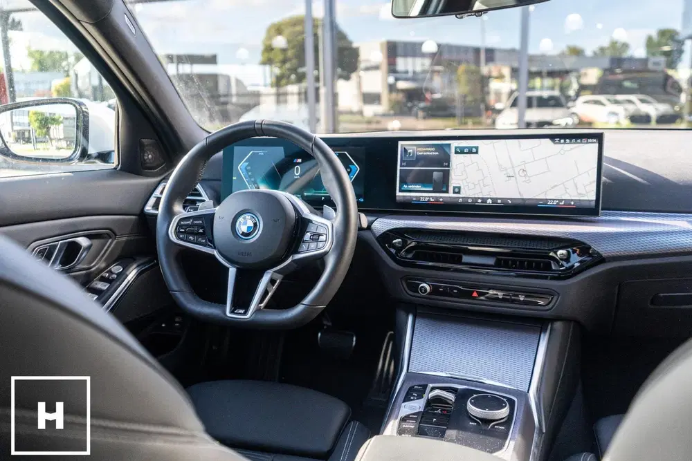 BMW 3-serie 330e M-Sport Pro uit 2026, foto 2