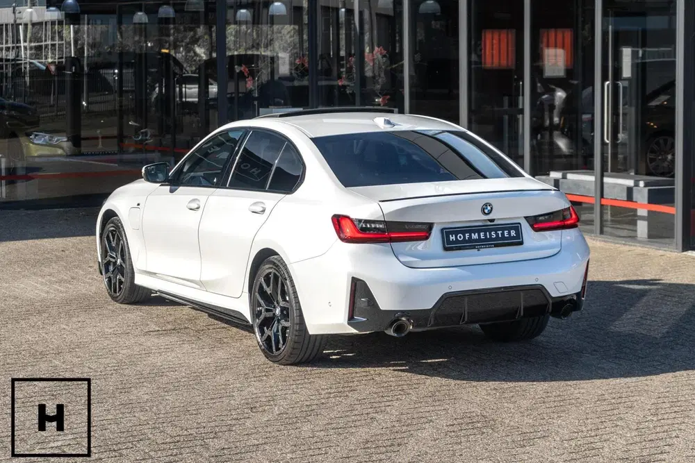 BMW 3-serie 330e M-Sport Pro uit 2026, foto 3