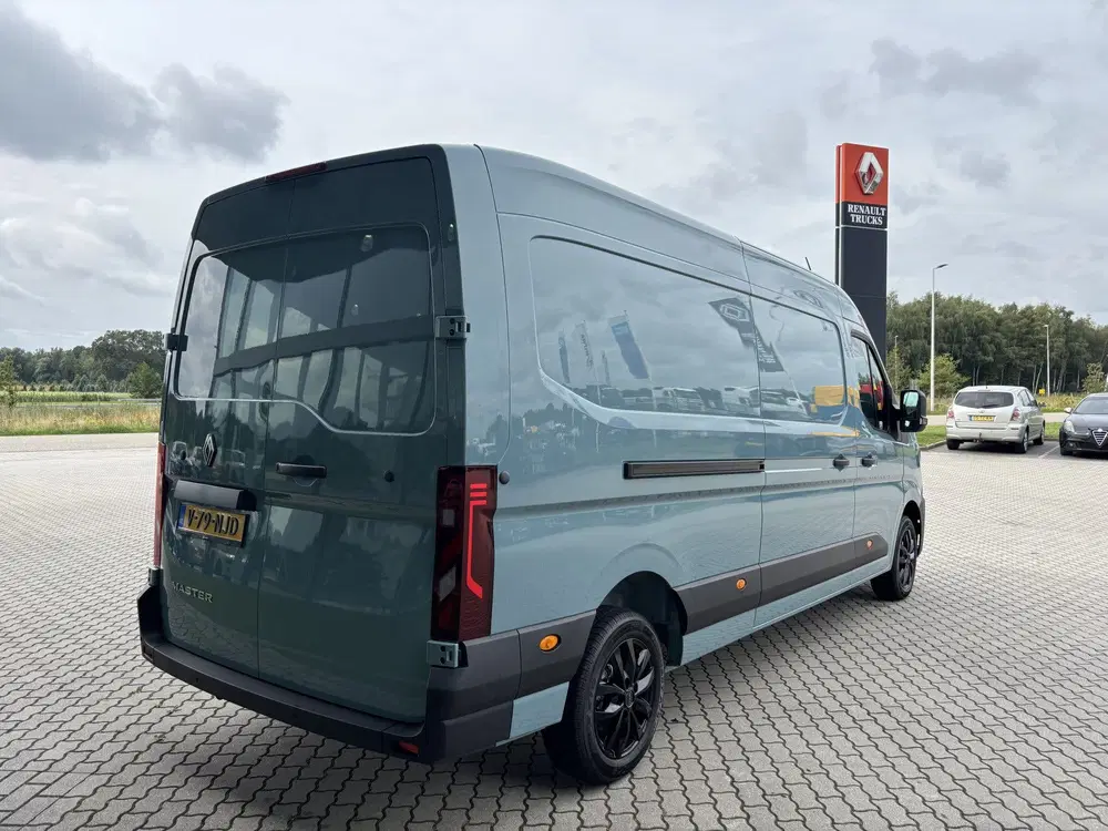 Renault Master L3H2 Binnenbetimmering + Carplay uit 2024, foto 3