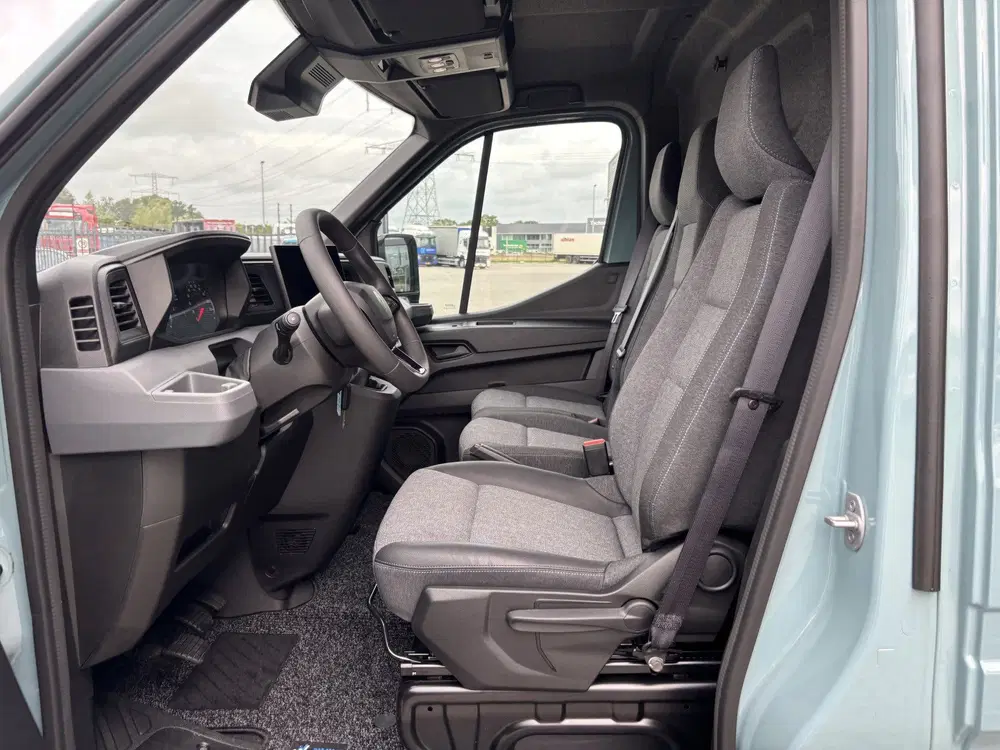 Renault Master L3H2 Binnenbetimmering + Carplay uit 2024, foto 6