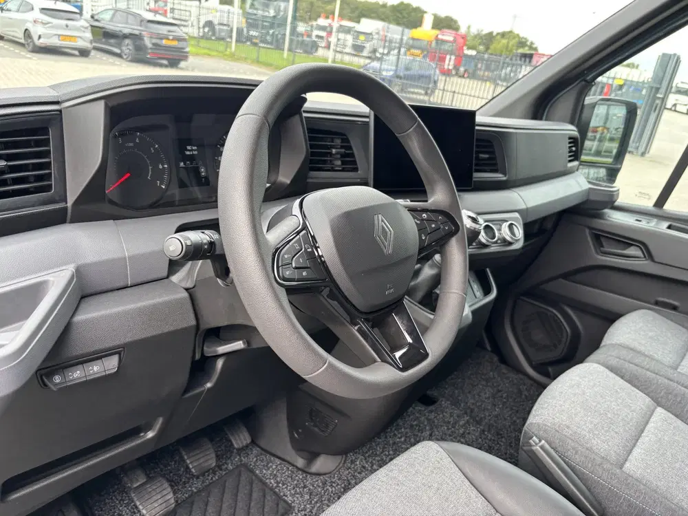 Renault Master L3H2 Binnenbetimmering + Carplay uit 2024, foto 7