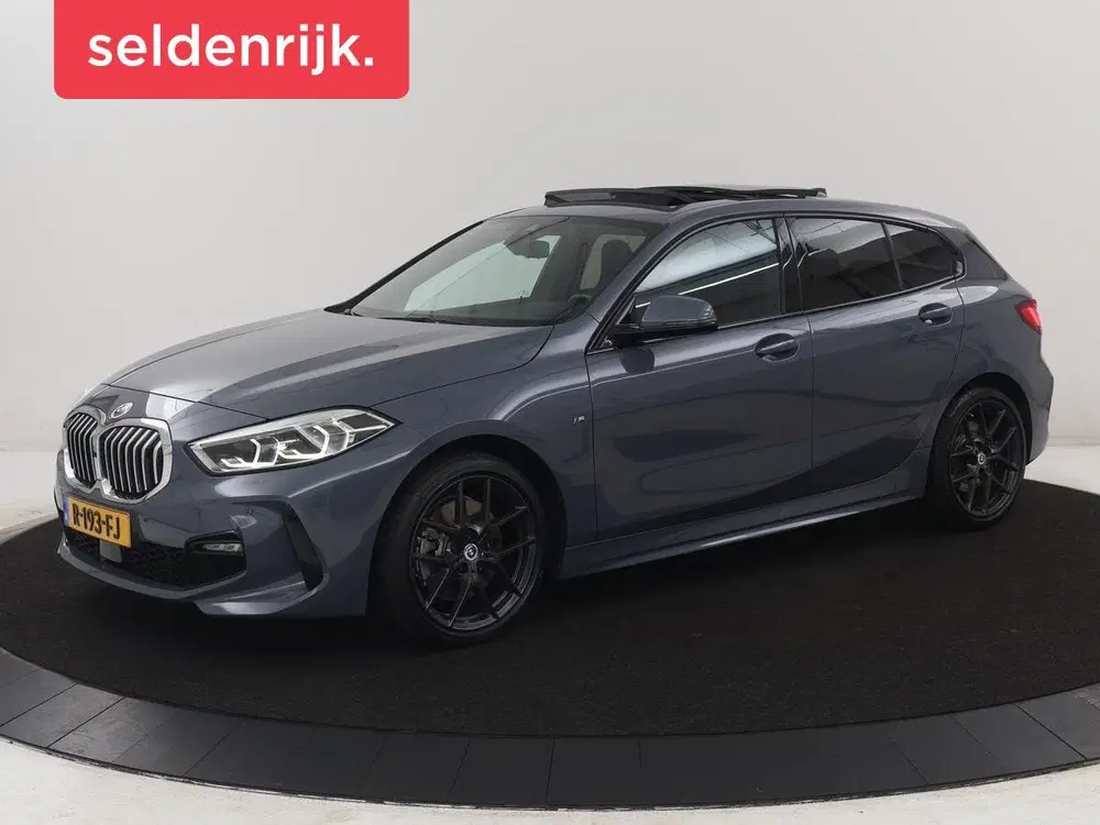 BMW 1-serie 120i Business Edition Plus uit 2022