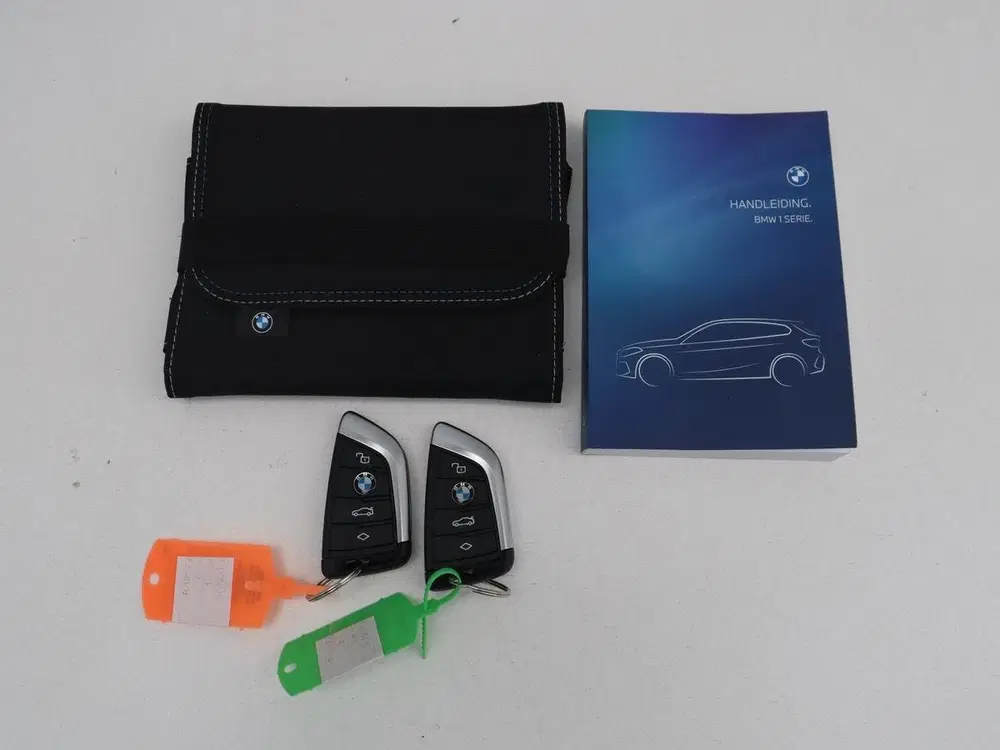 BMW 1-serie 120i Business Edition Plus uit 2022, foto 11