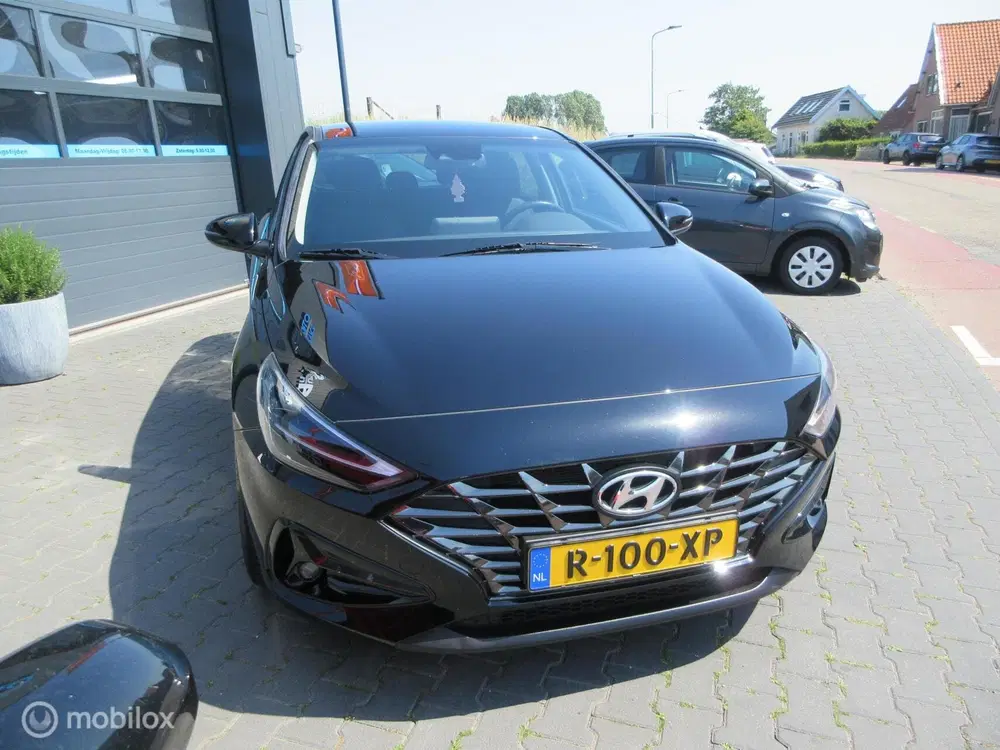 Hyundai i30 1.0 T-GDi MHEV Comfort Smart 73dkm Camera uit 2023, foto 2