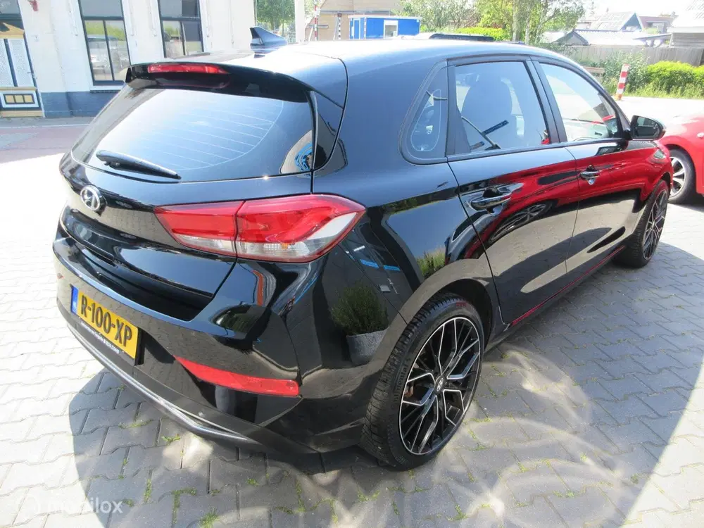 Hyundai i30 1.0 T-GDi MHEV Comfort Smart 73dkm Camera uit 2023, foto 3