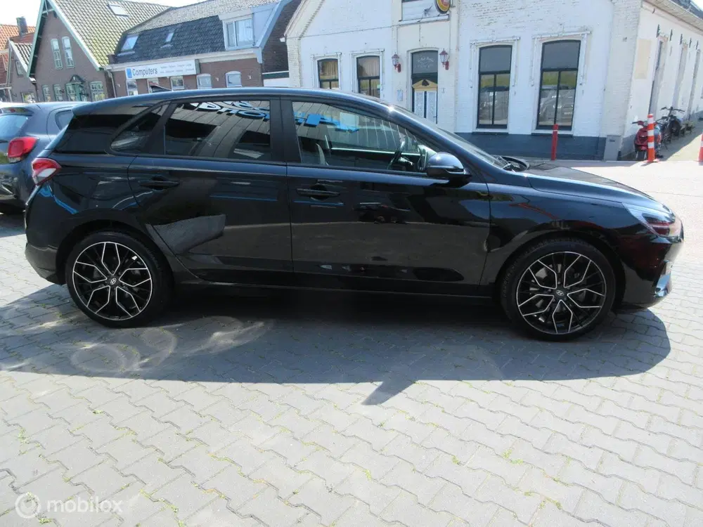 Hyundai i30 1.0 T-GDi MHEV Comfort Smart 73dkm Camera uit 2023, foto 7