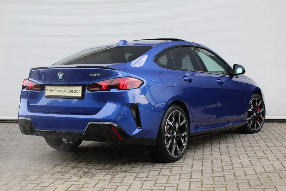 BMW 2-serie Coupé 220 M Sport Automaat uit 2026, foto 2