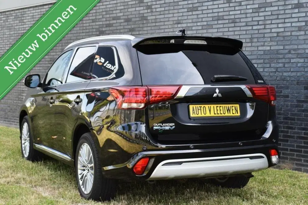 Mitsubishi Outlander 2.4 PHEV Diamand Edition 360º CAMERA uit 2020, foto 2