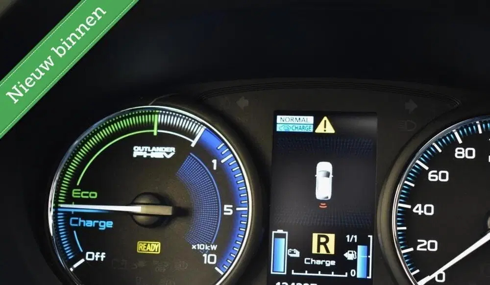 Mitsubishi Outlander 2.4 PHEV Diamand Edition 360º CAMERA uit 2020, foto 9