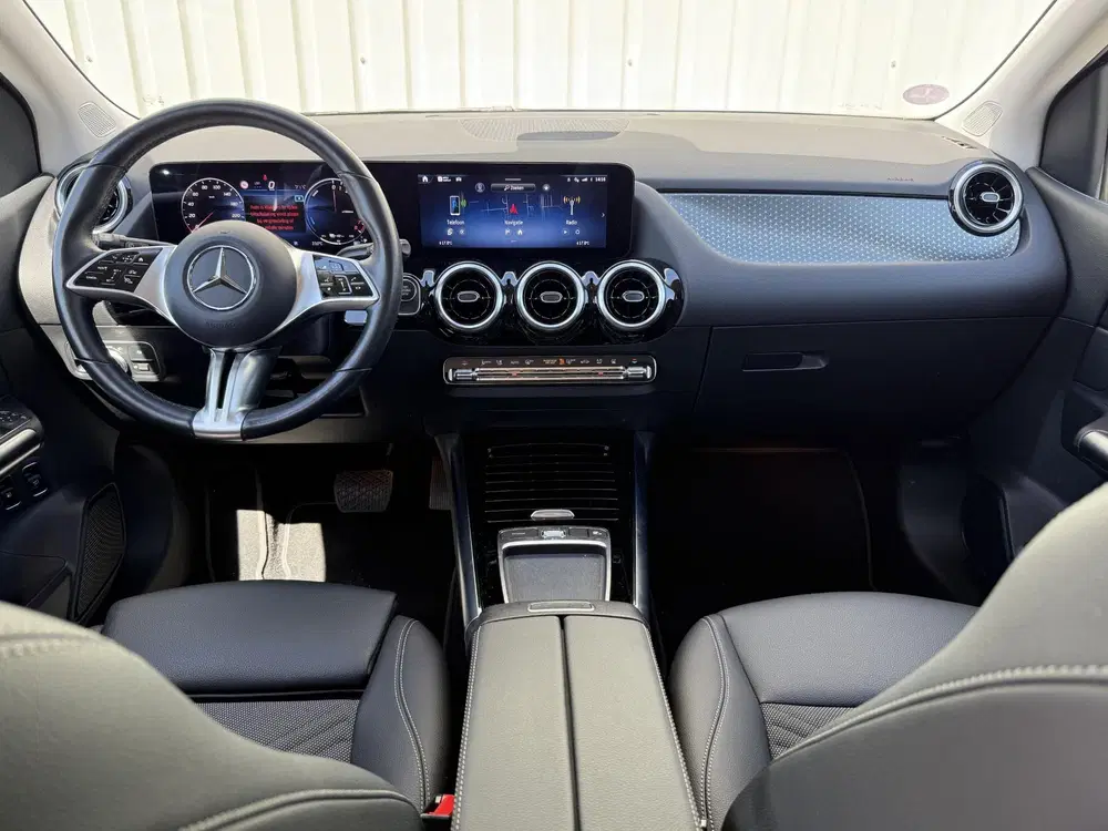 Mercedes-Benz B-Klasse 250 e Business Line uit 2023, foto 2