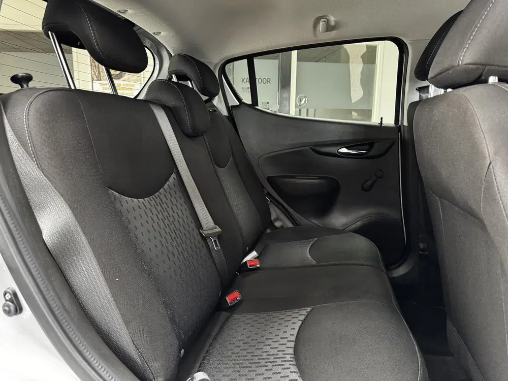 Opel Karl 1.0 Rocks Online Edition uit 2019, foto 11