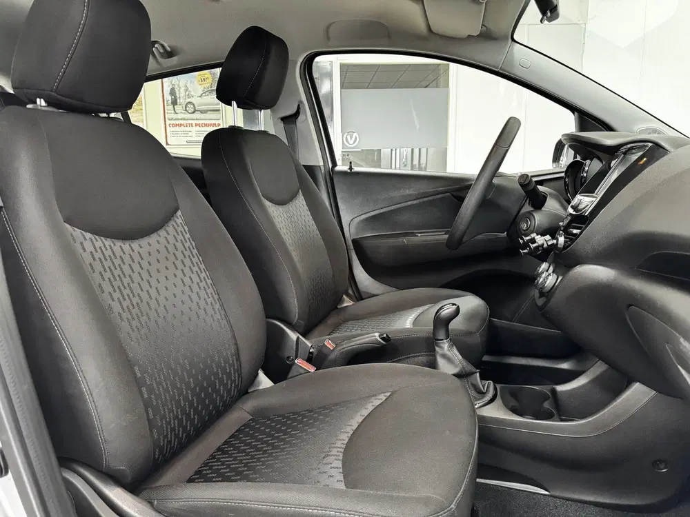Opel Karl 1.0 Rocks Online Edition uit 2019, foto 12