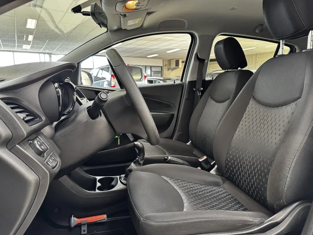 Opel Karl 1.0 Rocks Online Edition uit 2019, foto 8