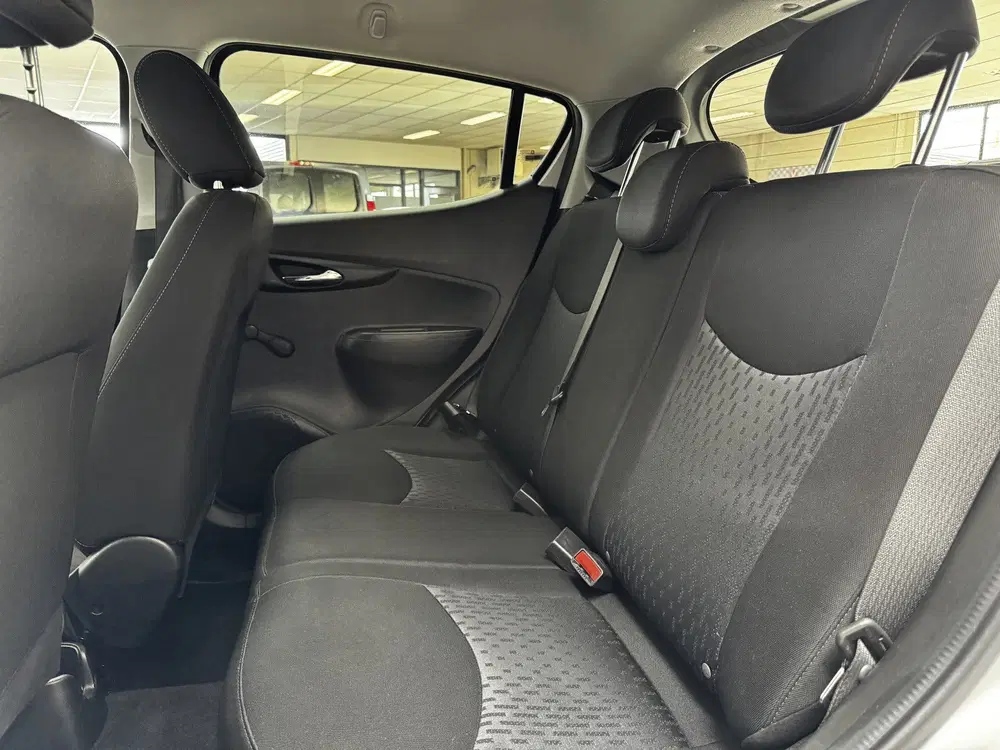 Opel Karl 1.0 Rocks Online Edition uit 2019, foto 9