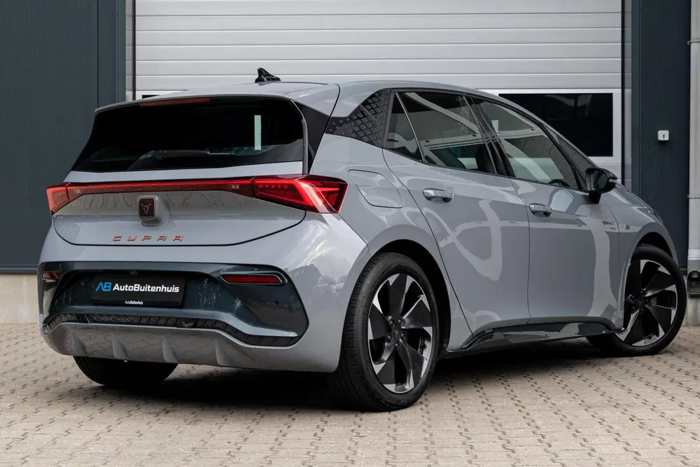 Cupra Born Adrenaline 82 kWh uit 2023, foto 2