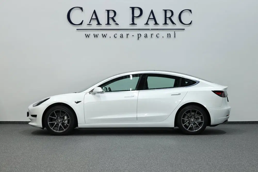 Tesla Model 3 Standard RWD Plus 60 kWh PANORAMADAK uit 2019, foto 7