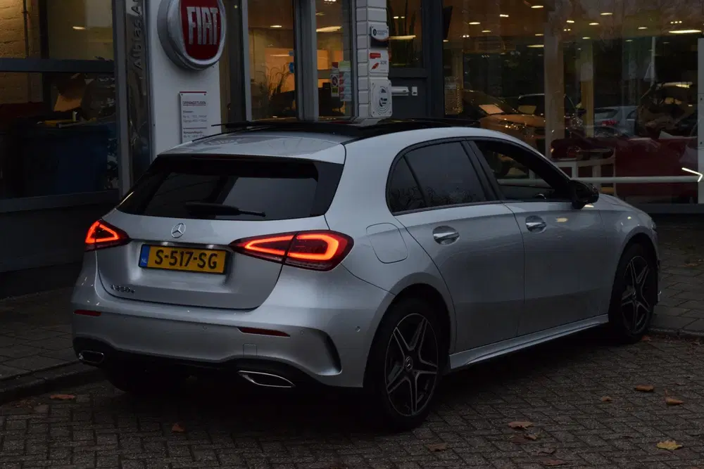 Mercedes-Benz A-Klasse 250 e AMG Line uit 2023, foto 4