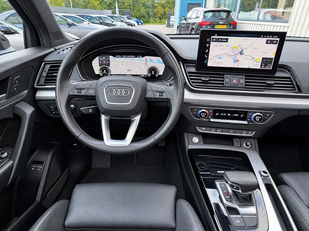 Audi Q5 55 TFSI e 367 PK S Edition S-line Panorama uit 2022, foto 8