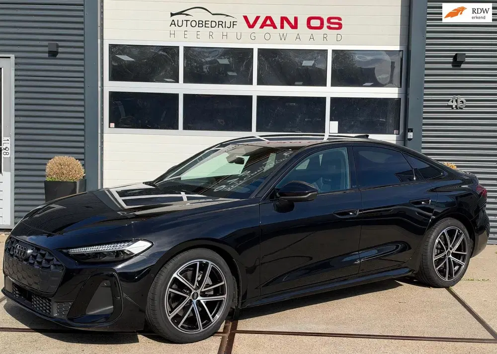 Audi A5 2.0 TFSI S edition l Panol360lS-Linel uit 2025