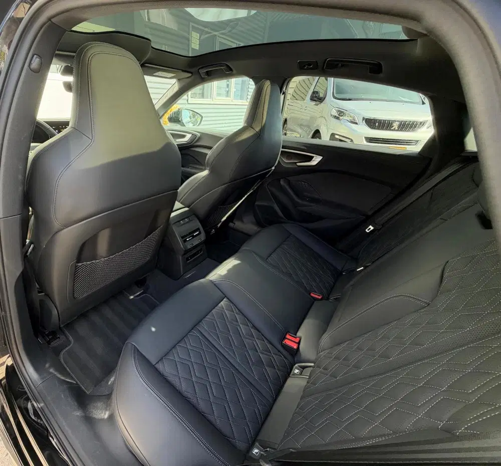 Audi A5 2.0 TFSI S edition l Panol360lS-Linel uit 2025, foto 10
