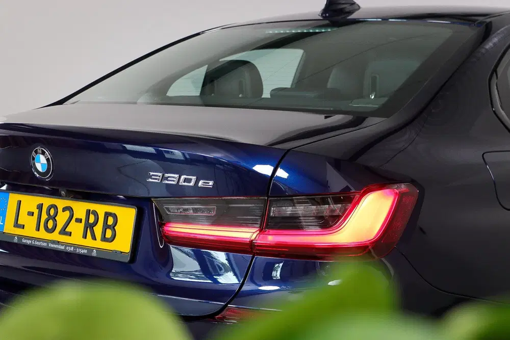 BMW 3-serie 330e M-sport uit 2019, foto 11