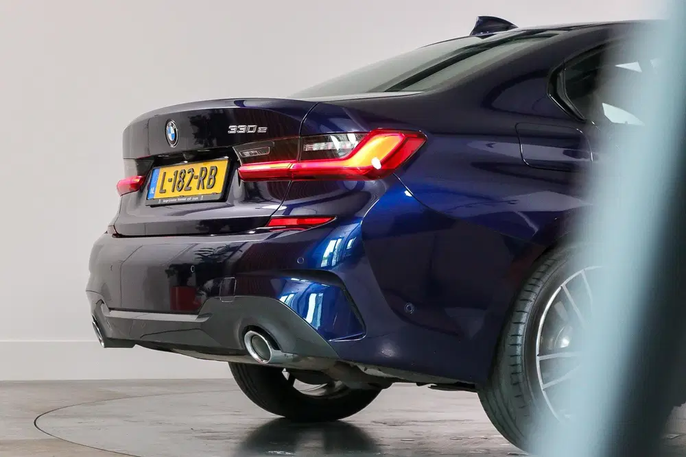 BMW 3-serie 330e M-sport uit 2019, foto 8