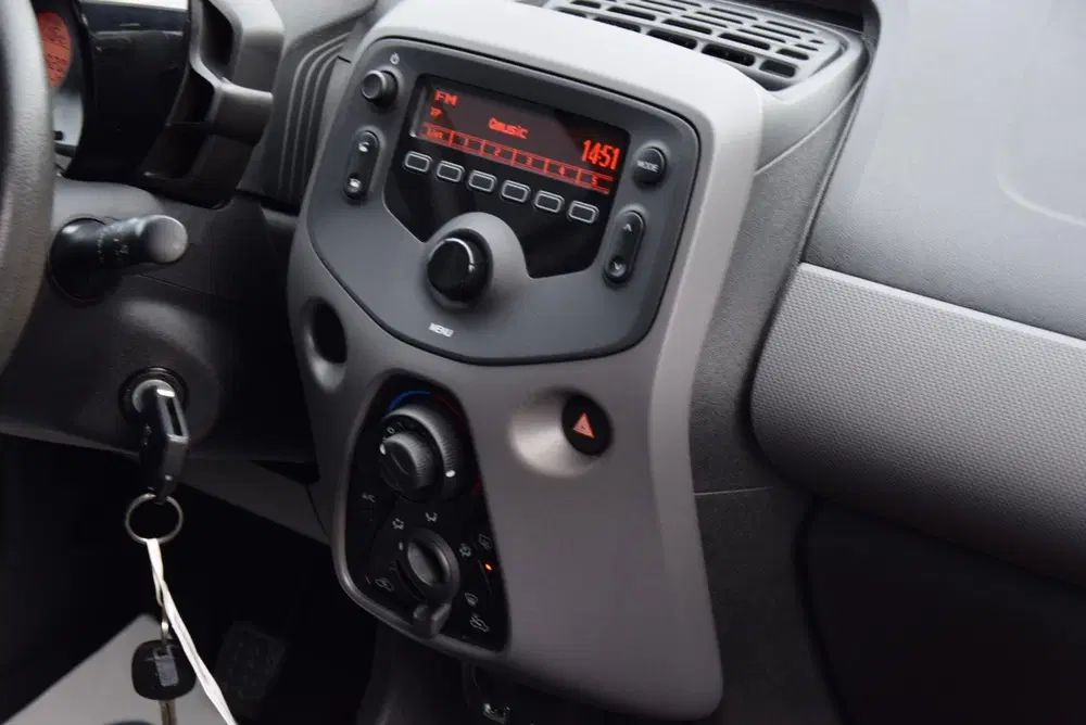 Peugeot 108 1.0 e-VTi Active uit 2021, foto 13