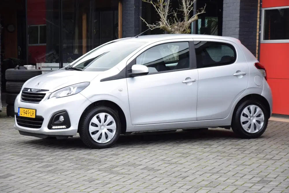 Peugeot 108 1.0 e-VTi Active uit 2021, foto 4