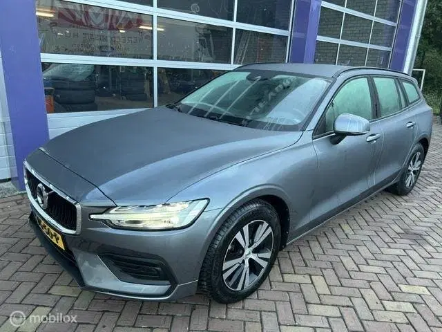 Volvo V60 2.0 D3 * AUTOMAAT * NAVIGATIE * ELECTRISCH uit 2019, foto 6