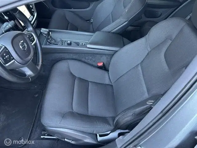 Volvo V60 2.0 D3 * AUTOMAAT * NAVIGATIE * ELECTRISCH uit 2019, foto 9