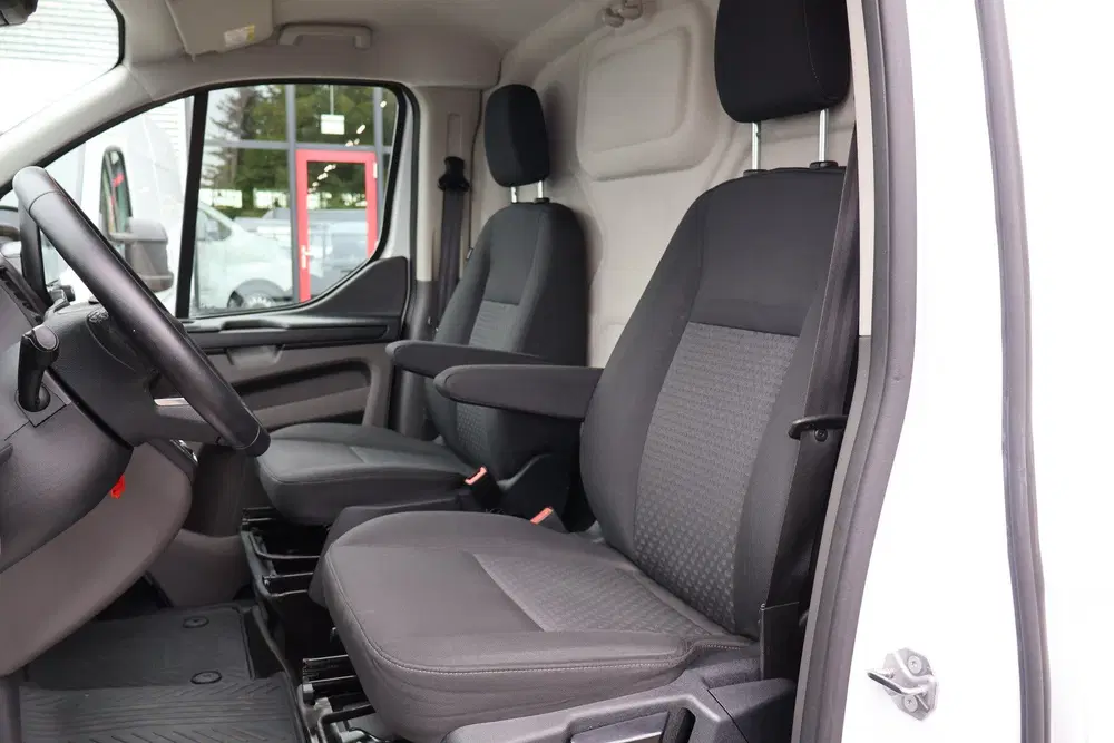 Ford Transit Custom 2.0 TDCI 130pk L1 H1 Trend Automaat uit 2021, foto 2