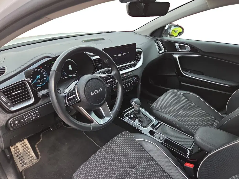 Kia Ceed 1.6i PHEV DynamicPlusLine Navi uit 2024, foto 7