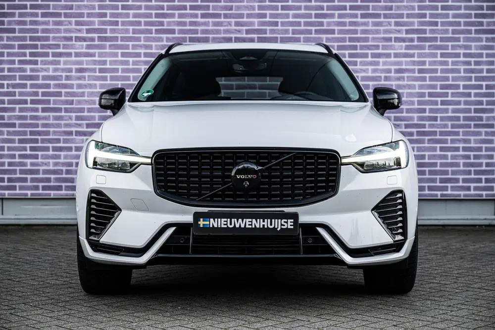 Volvo XC60 2.0 T6 Plug-in Hybrid AWD Plus Dark uit 2024, foto 11