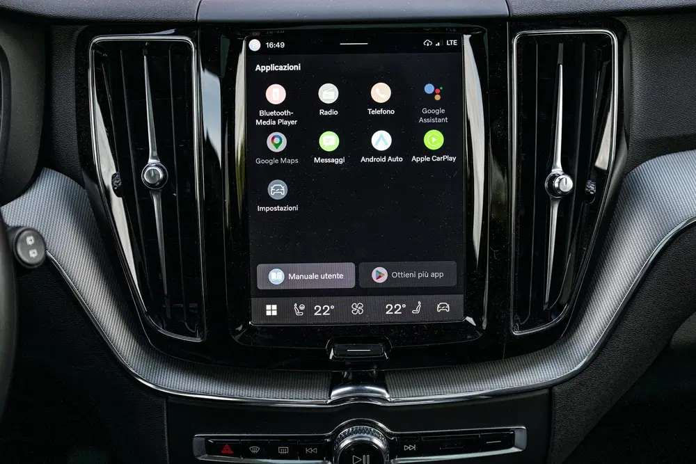 Volvo XC60 2.0 T6 Plug-in Hybrid AWD Plus Dark uit 2024, foto 14
